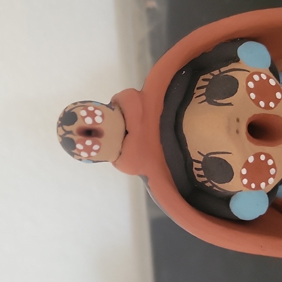 Jemez Pueblo American Native Storyteller Sculpture - Picture 4 of 5